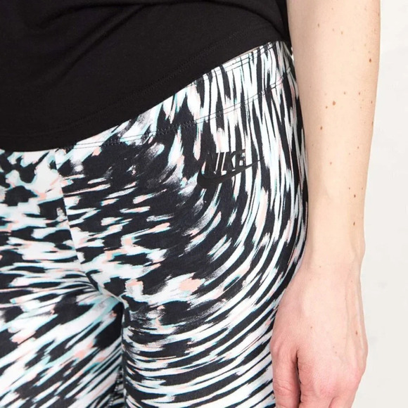 Nike Leg-A-See Windblur Leggings - Picture 4 of 12